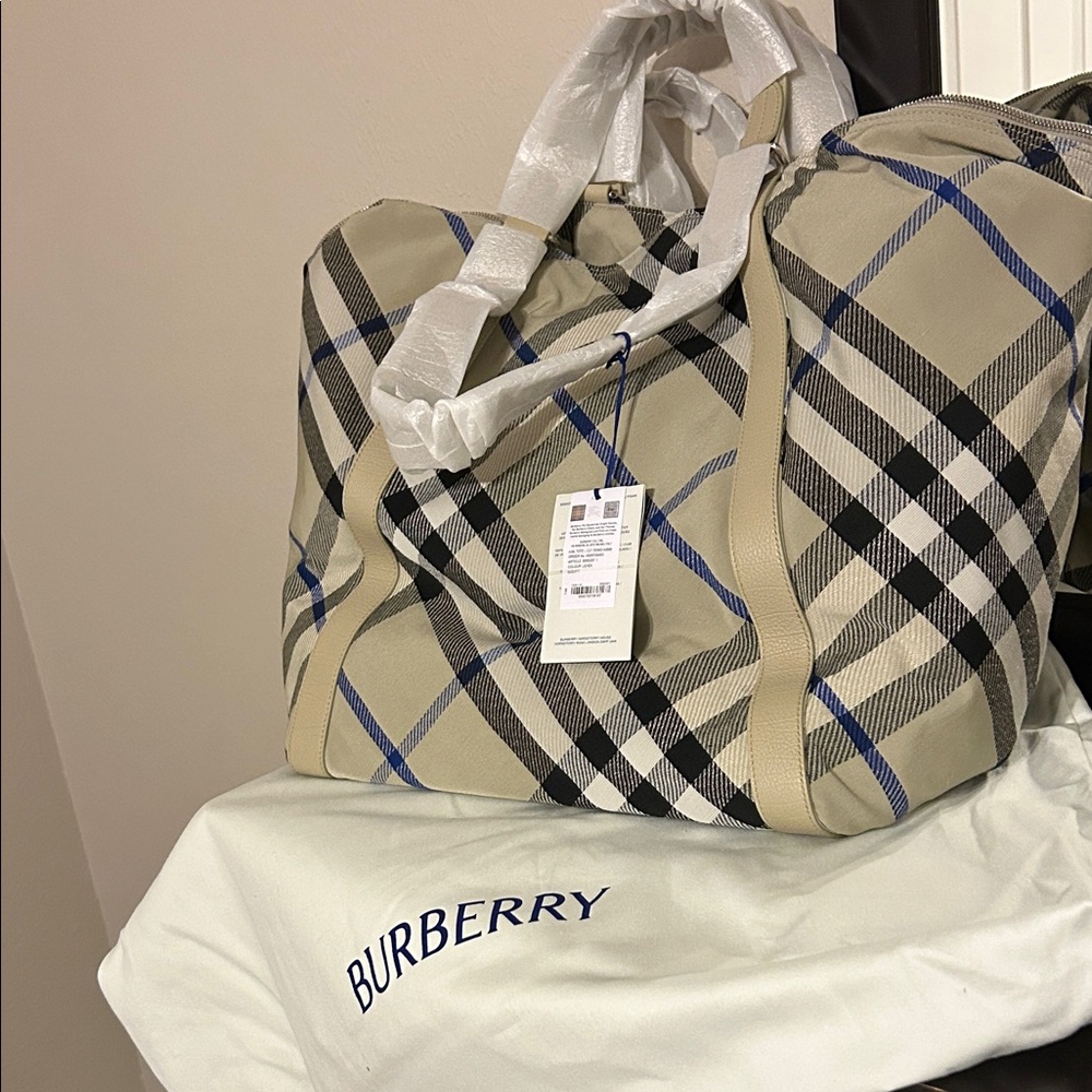New authentic Burberry large bag